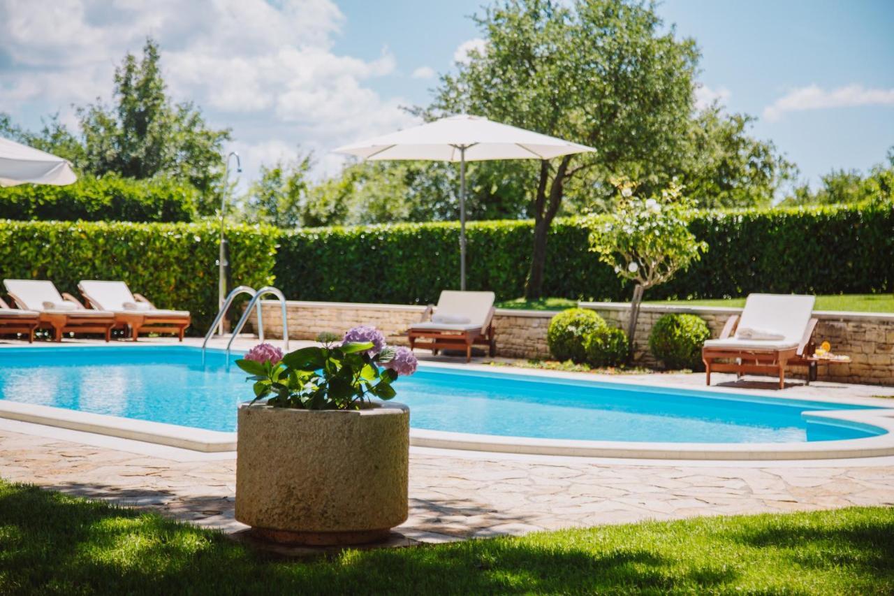 Villa Kringa Tinjan Dış mekan fotoğraf