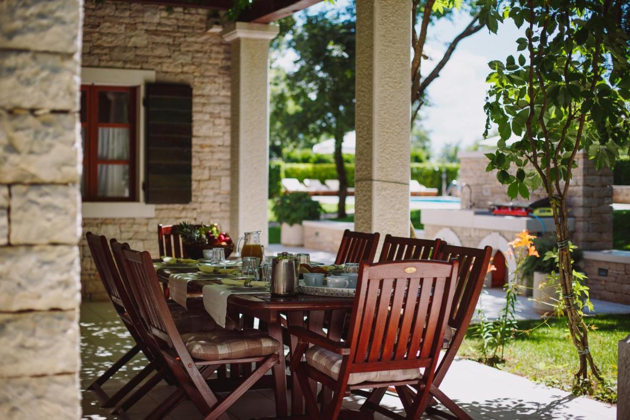Villa Kringa Tinjan Dış mekan fotoğraf