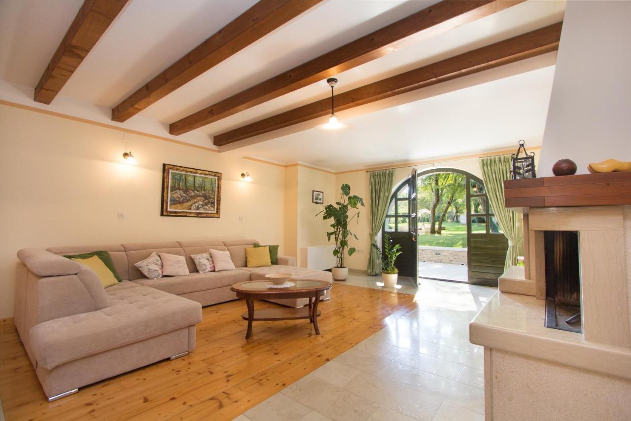 Villa Kringa Tinjan Dış mekan fotoğraf