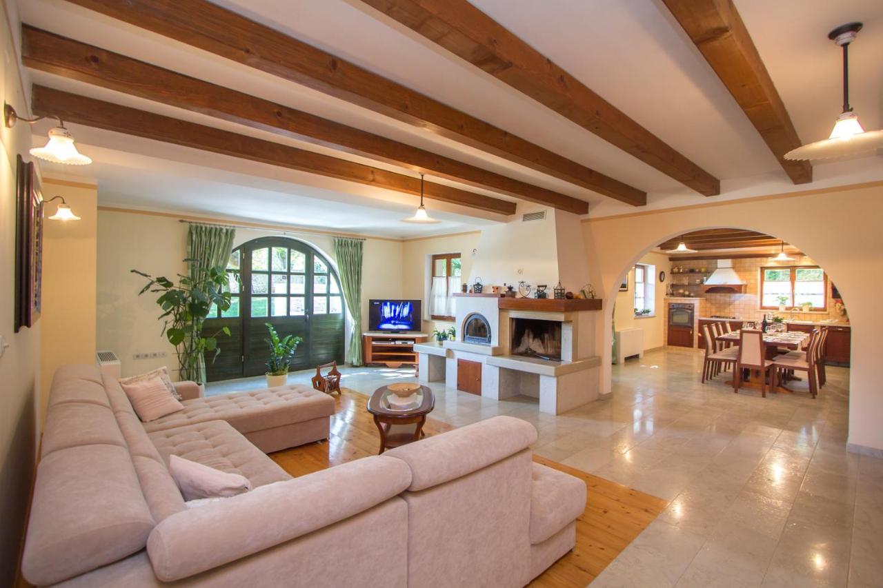 Villa Kringa Tinjan Dış mekan fotoğraf