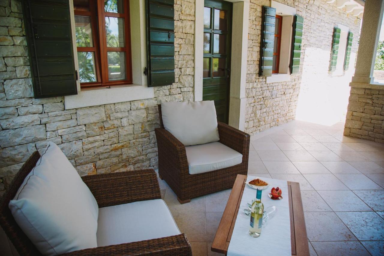 Villa Kringa Tinjan Dış mekan fotoğraf